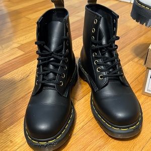 Doc marten’s 14045 Vegan Leather